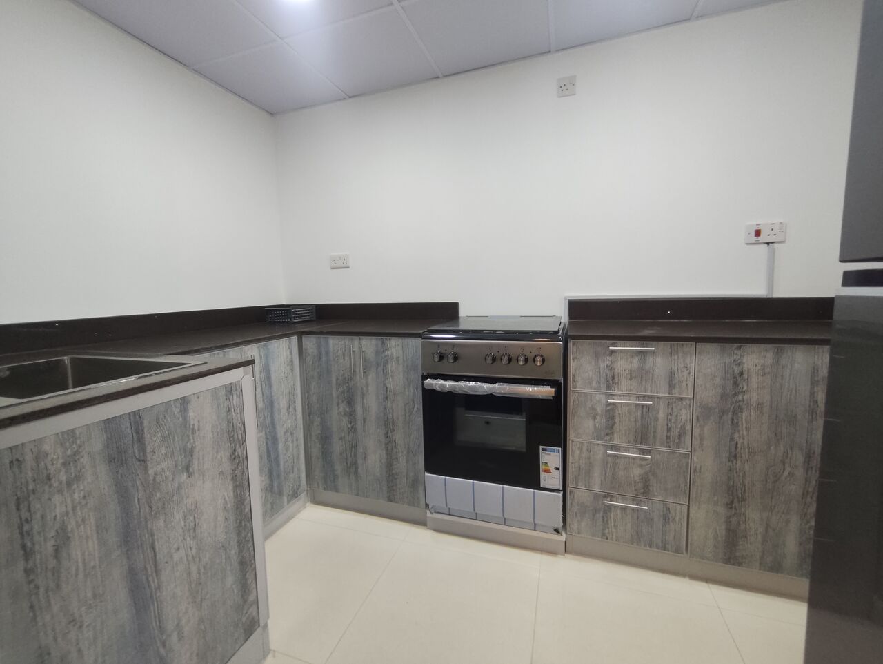 Manama, Apartments, Flats, Houses & Villas, BHD 280/year,  1 BR,  Amazing Offer Studio Flat At Seef Just For 250 Bhd