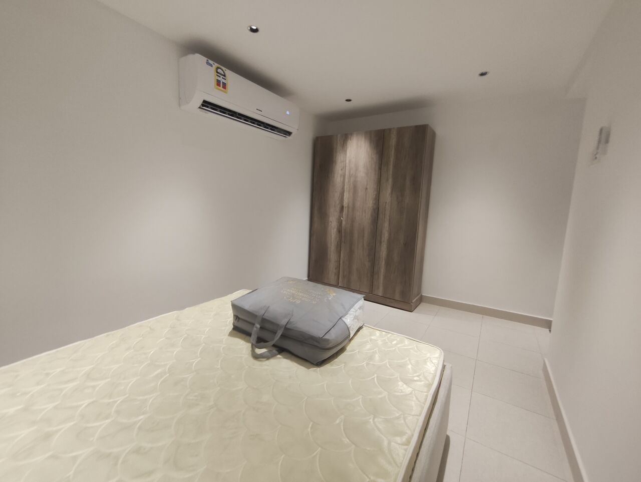 Manama, Apartments, Flats, Houses & Villas, BHD 280/year,  1 BR,  Amazing Offer Studio Flat At Seef Just For 250 Bhd