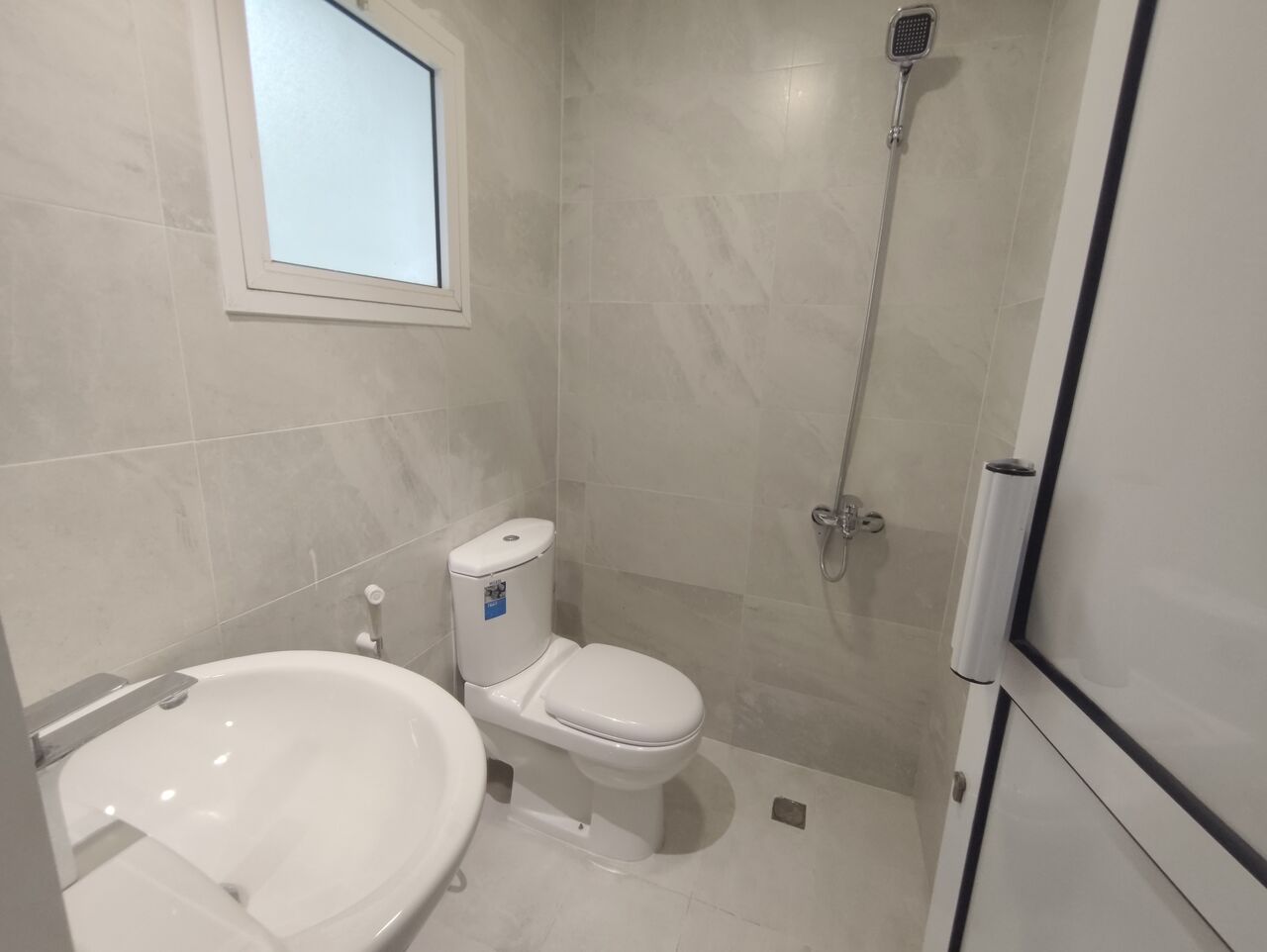 Manama, Apartments, Flats, Houses & Villas, BHD 280/year,  1 BR,  Amazing Offer Studio Flat At Seef Just For 250 Bhd