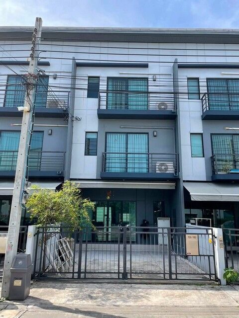 Bangkok, Villas, THB 25000,  20 Sq. Feet,  Townhome For Rent, 3 Floors, 3 Bedrooms, Baan Klang Muang Rama 9 - On Nut Project, Near