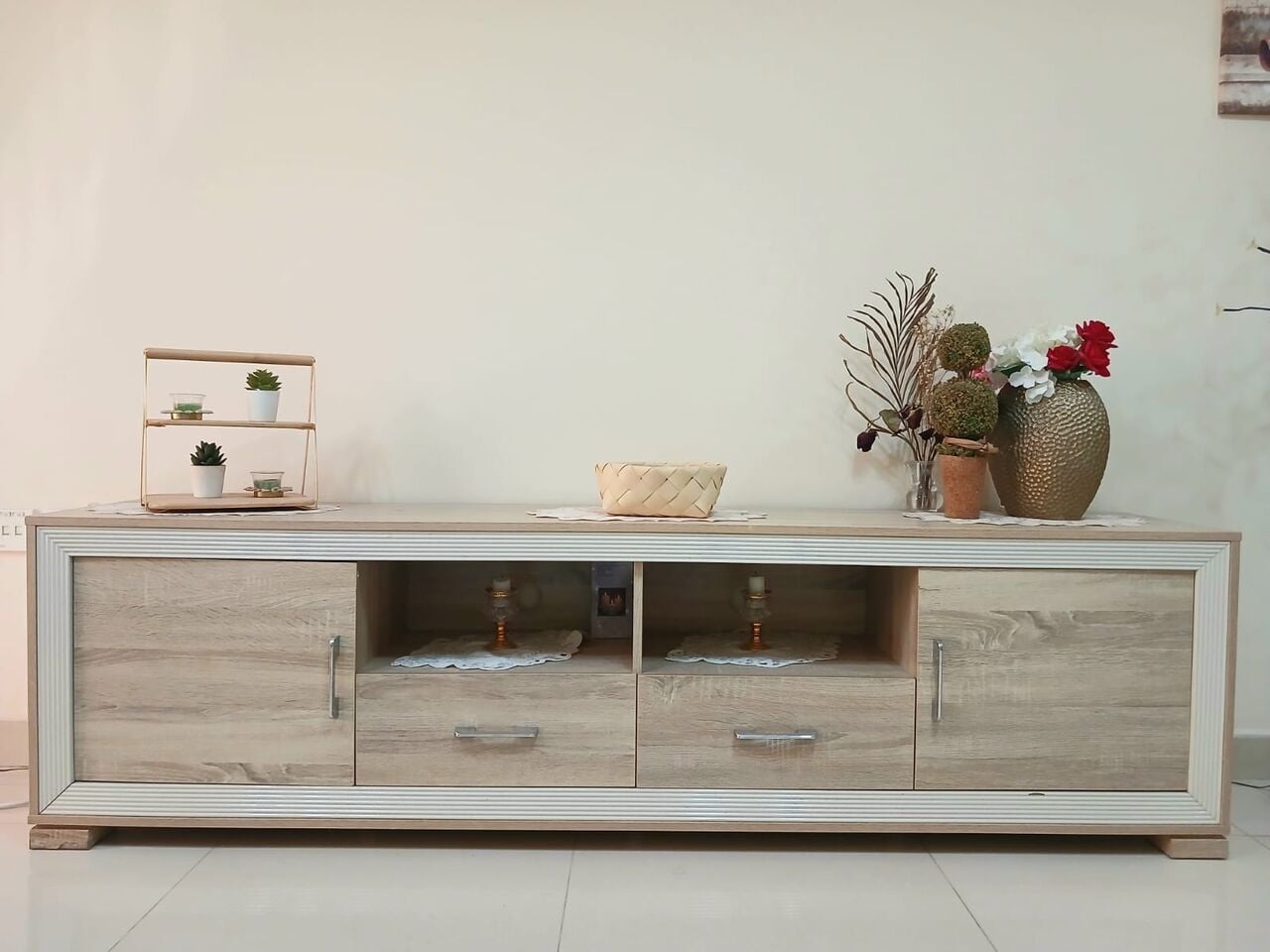 Sharjah, Furniture, Household Item In Good Condition Sale In Mowillah Commercial Sharjah
