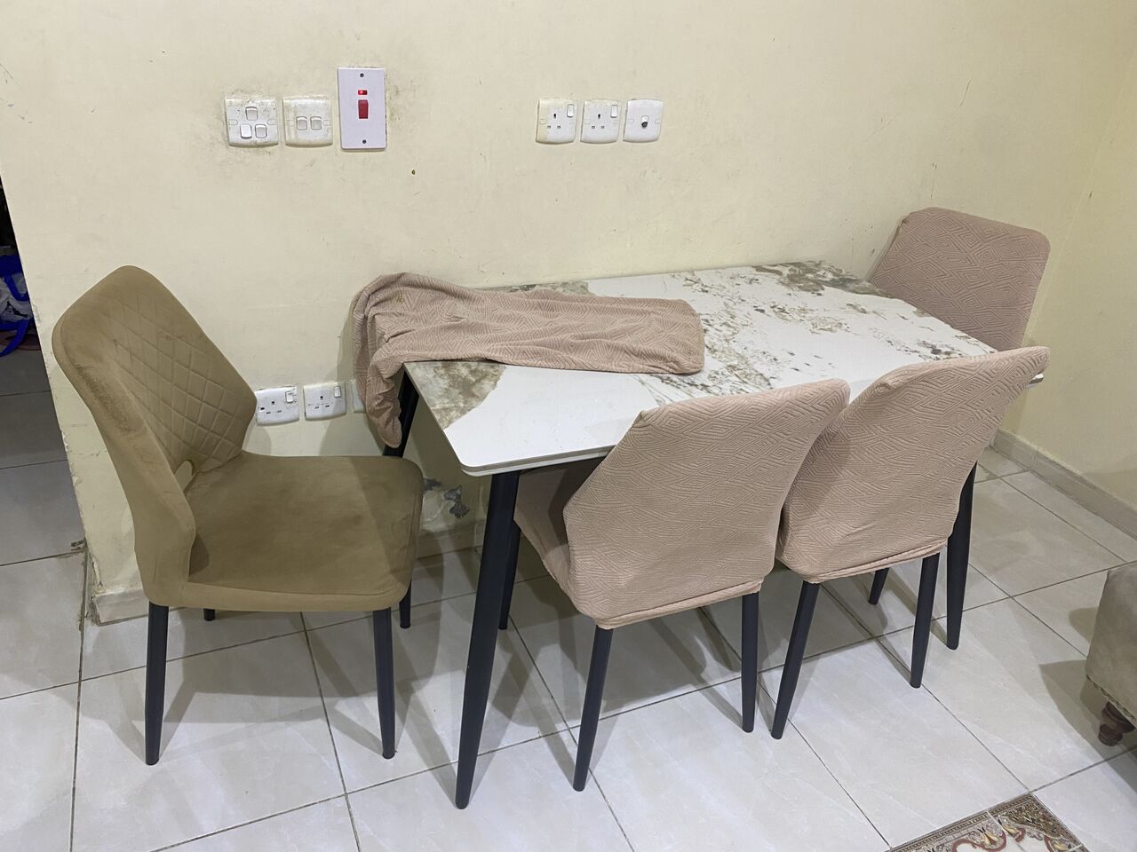 Jeddah, Household Items, SAR 600,  Marble-top Dining Table With Four Chairs