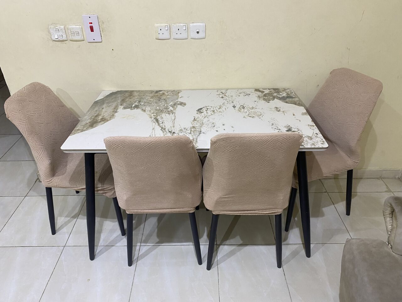 Jeddah, Household Items, SAR 600,  Marble-top Dining Table With Four Chairs