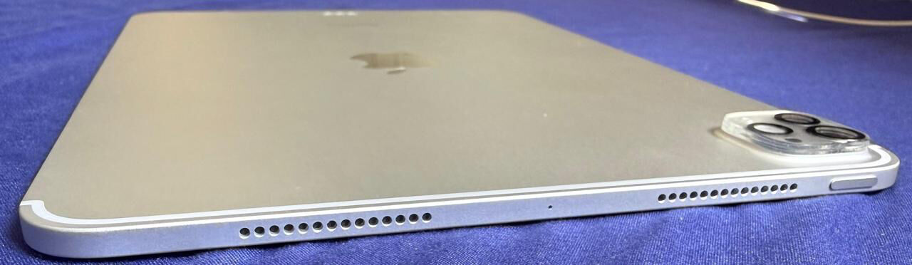 Al Tahliyah, Electronics, SAR 4000,  Ipad Pro 512 GB