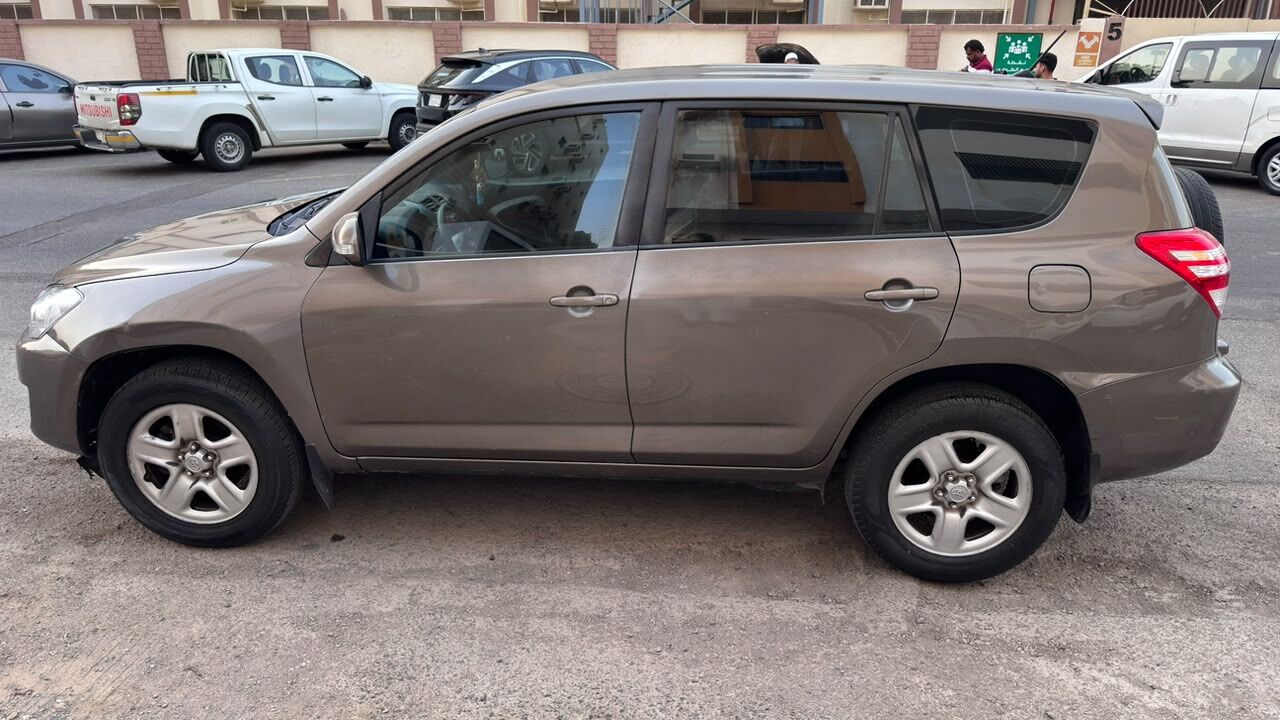 Jeddah, Vehicles, Cars & Trucks , SAR 24000,  Toyota RAV4,  2011,  Automatic,  360000 KM,    In Good Condition For Sale.