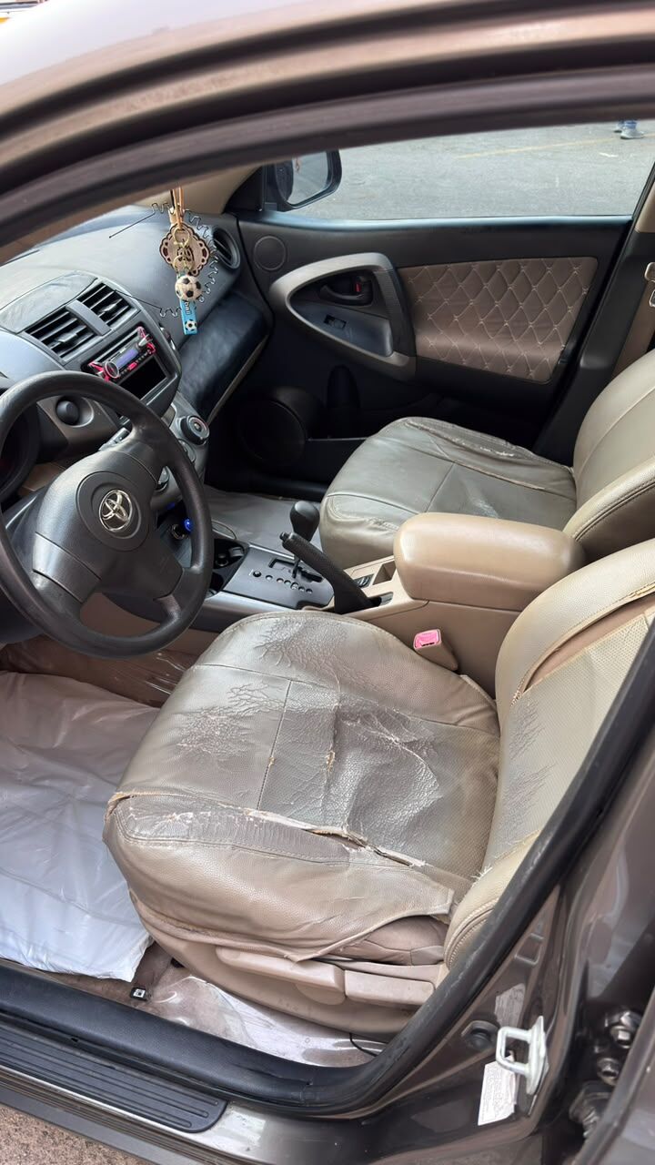 Jeddah, Vehicles, Cars & Trucks , SAR 24000,  Toyota RAV4,  2011,  Automatic,  360000 KM,    In Good Condition For Sale.