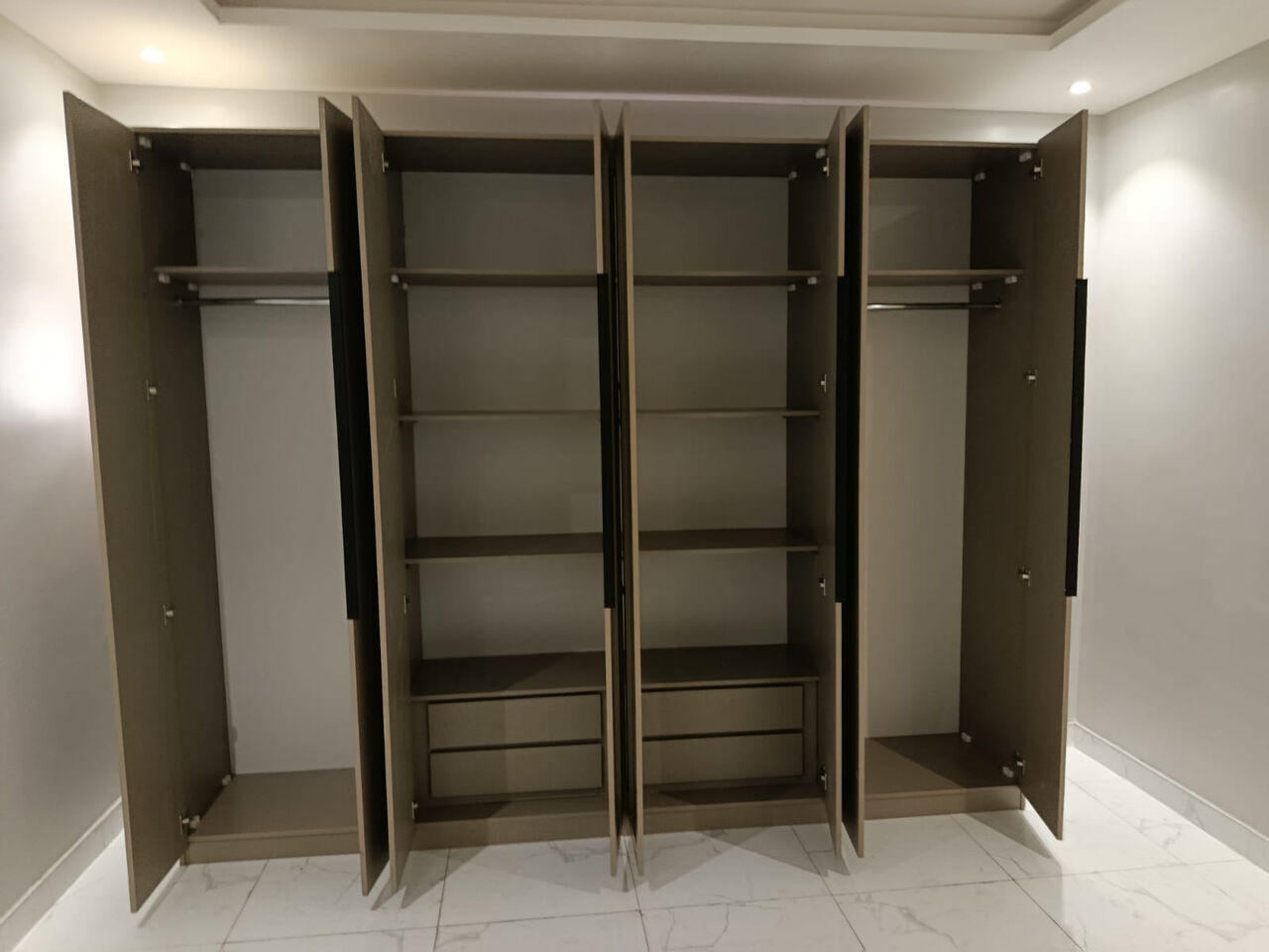 Jeddah, Furniture, SAR 3500,  Bedroom Set Avalible