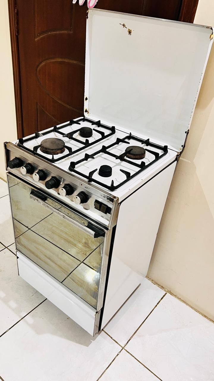 Makkah, Household Items, SAR 300,  Used 4-Burner Gas Oven/Stove For Sale &ndash; SAR 300
