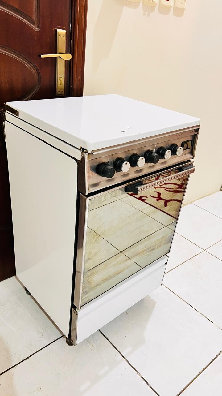 Makkah, Household Items, SAR 300,  Used 4-Burner Gas Oven/Stove For Sale &ndash; SAR 300