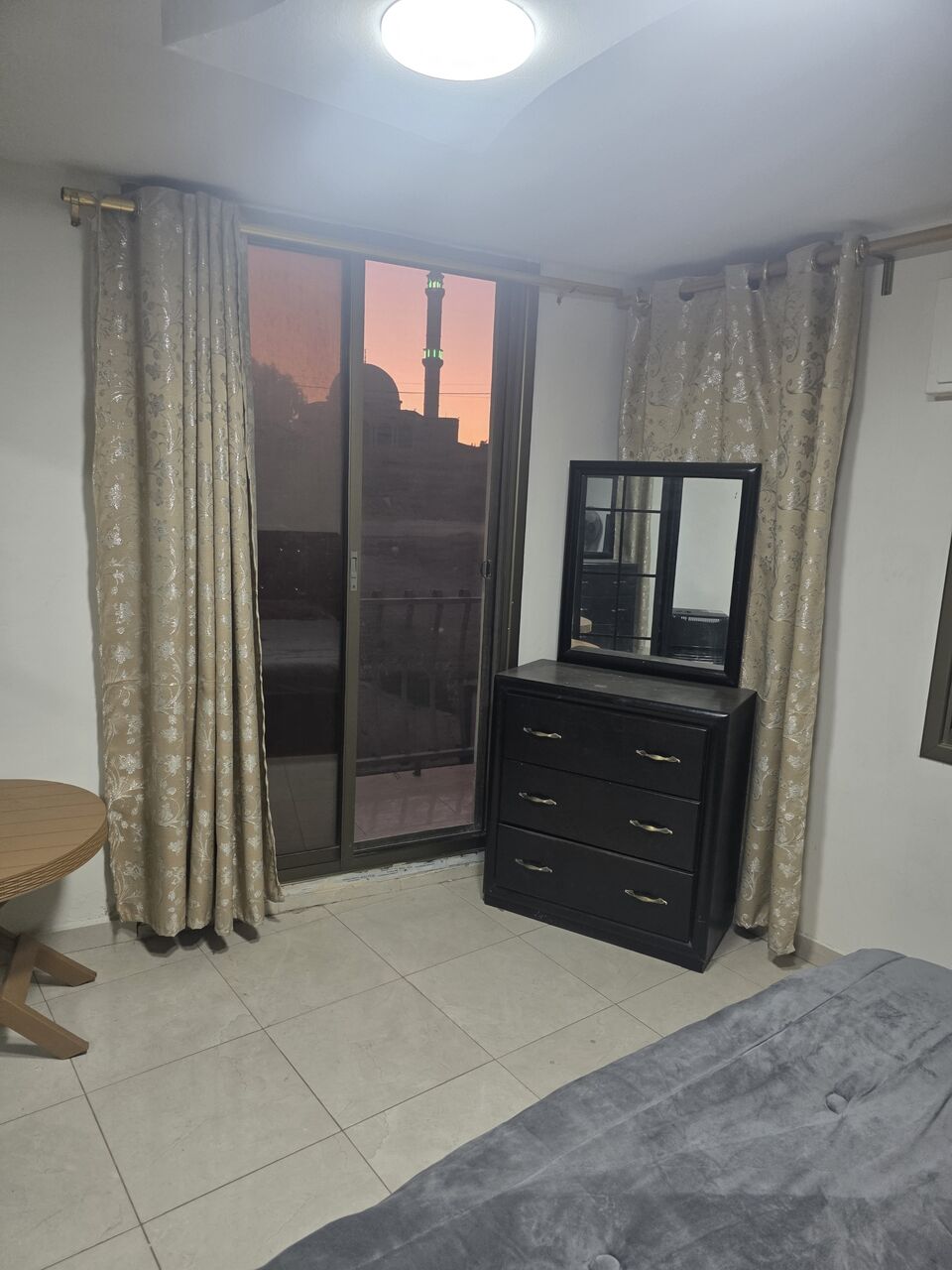 Amman, Apartments, Flats, Houses & Villas, JOD 399/month,  2 BR,  Furnished Apartment In Shmeisani For Rent