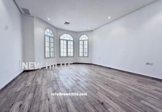 Mangaf, Villas, KWD 750,  Four Bedroom Floor For Rent In Mangaf