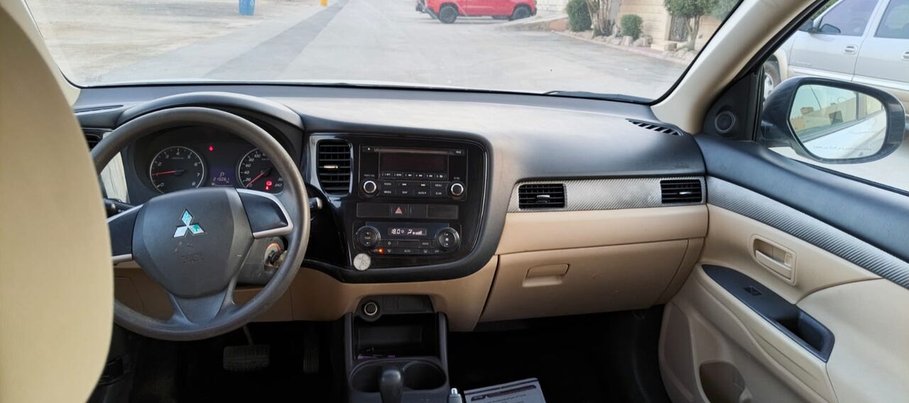 Riyadh, Vehicles, Cars & Trucks , SAR 24000,  Mitsubishi Outlander,  2014,  Automatic,  215000 KM,  , ,  , 215,000 Km,  4×4