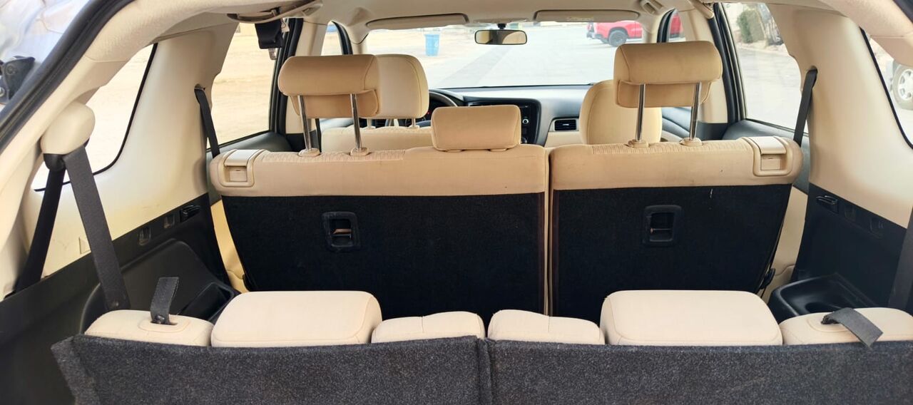 Riyadh, Vehicles, Cars & Trucks , SAR 24000,  Mitsubishi Outlander,  2014,  Automatic,  215000 KM,  , ,  , 215,000 Km,  4×4