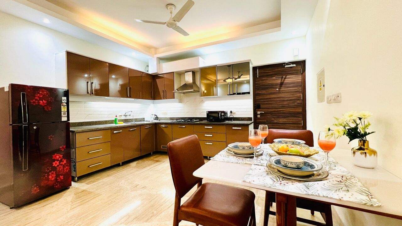 New Delhi, Housing Exchanges, INR 11849/day,  2 BR,  1200 Sq. Feet,  Modern 2BHK - New Friends Colony - Balcony, Parking