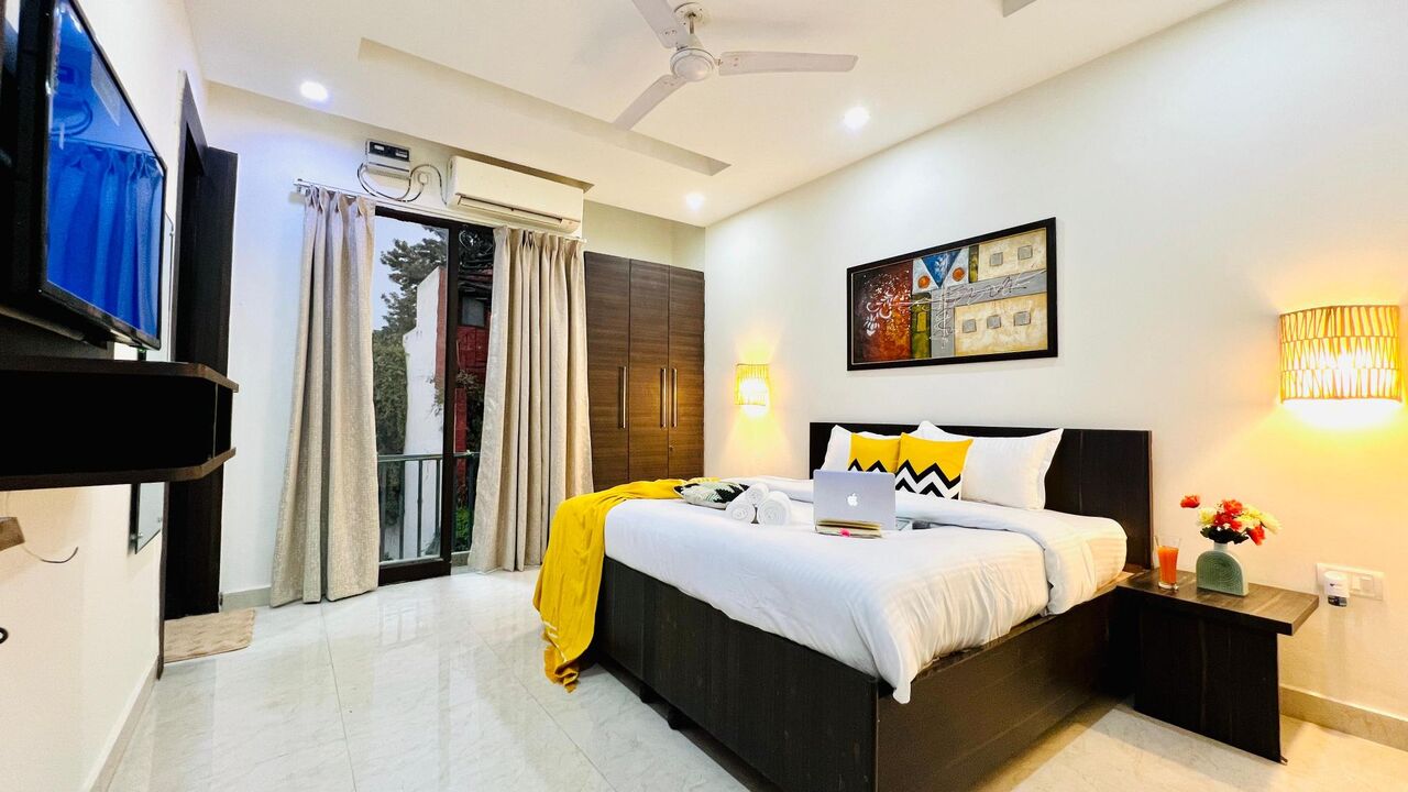 Gurgaon, Apartments, Flats, Houses & Villas, INR 4000/day,  Studio,  550 Sq. Meter,  One Bedroom Apartment