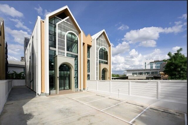 Bangkok, Villas, THB 189000,  115 Sq. Feet,  Home Office For Rent, 3 Floors, 115 Square Meters, Usable Area 500 Square Meters, Parking