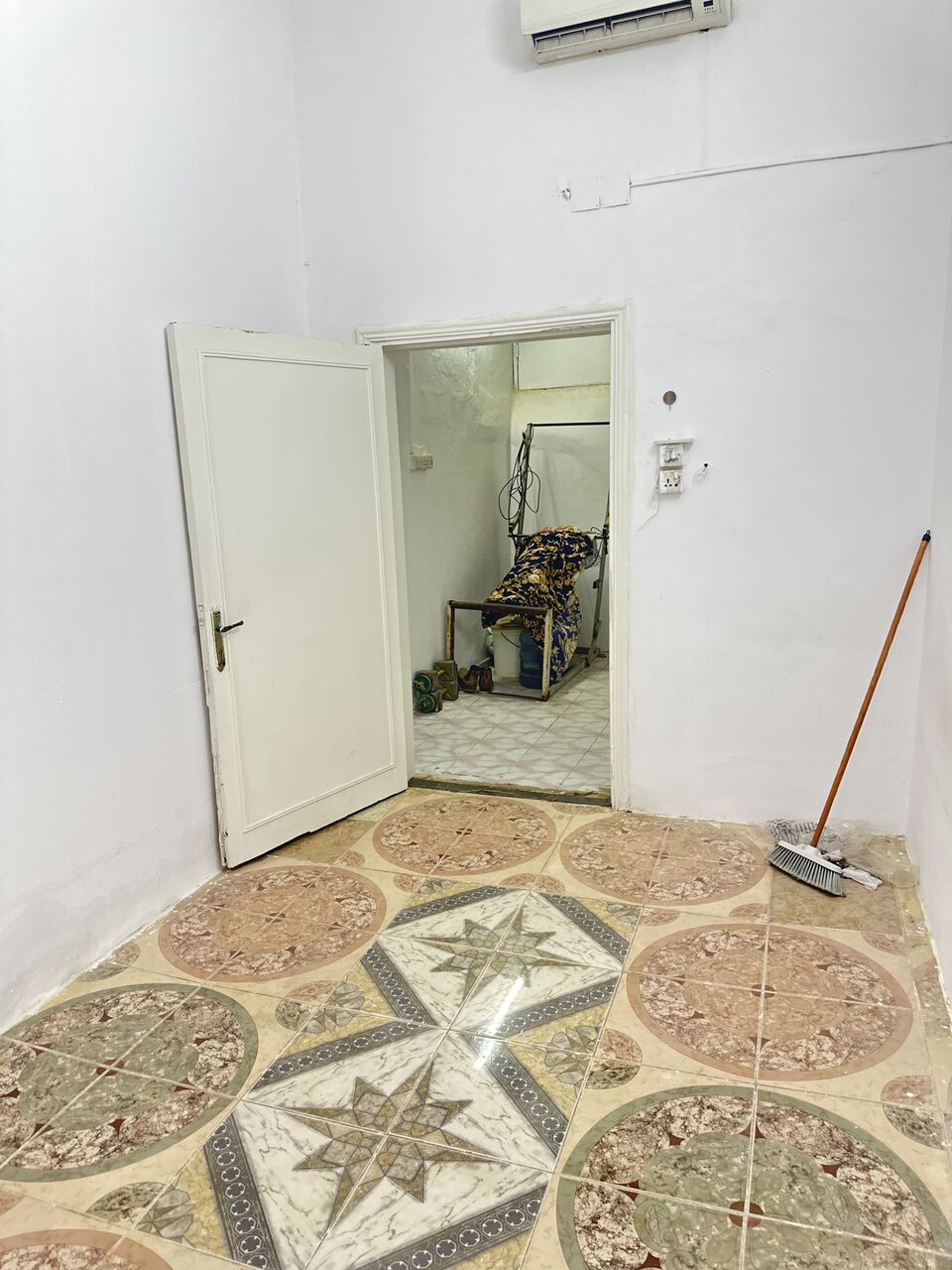 Al Wizarat, Rooms for Rent, SAR 1000/month,  1000sr/month Room Available For Bachlore In Family Flat
