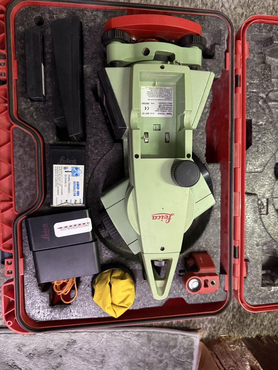Jubail, Electronics, SAR 3500,  Leica TCR305 & Auto Level For Sale