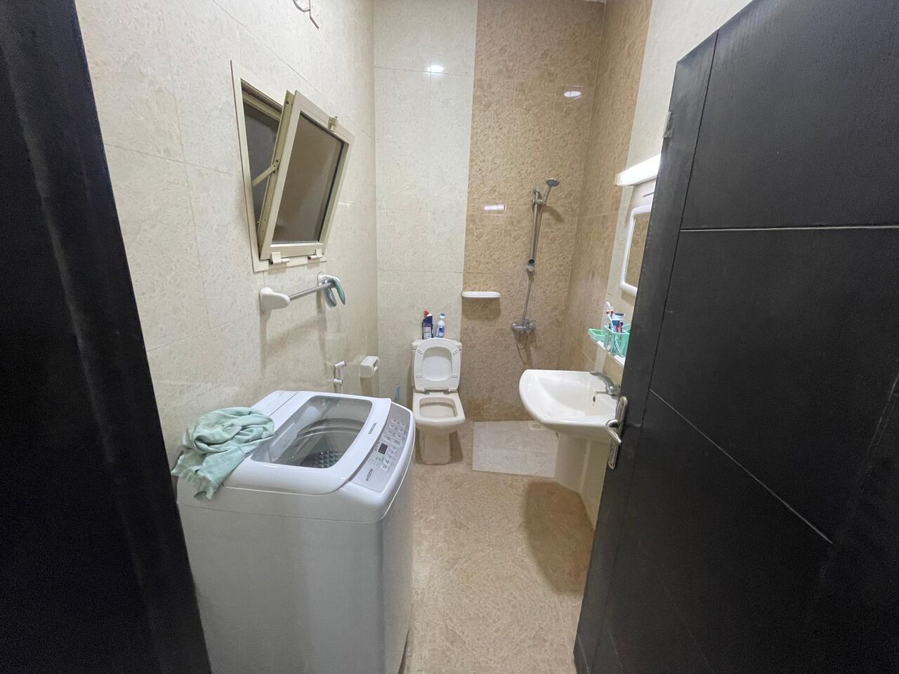 Umm Al Hassam, Bedspace For Rent, BHD 50/month,  100 Sq. Feet,  Bedspace Available For Executive Bachelor