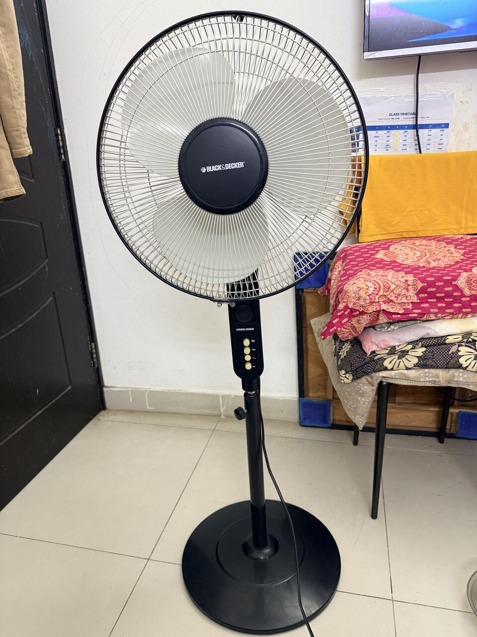 East Riffa, Air Conditioners, BHD 11,  Standing Fan