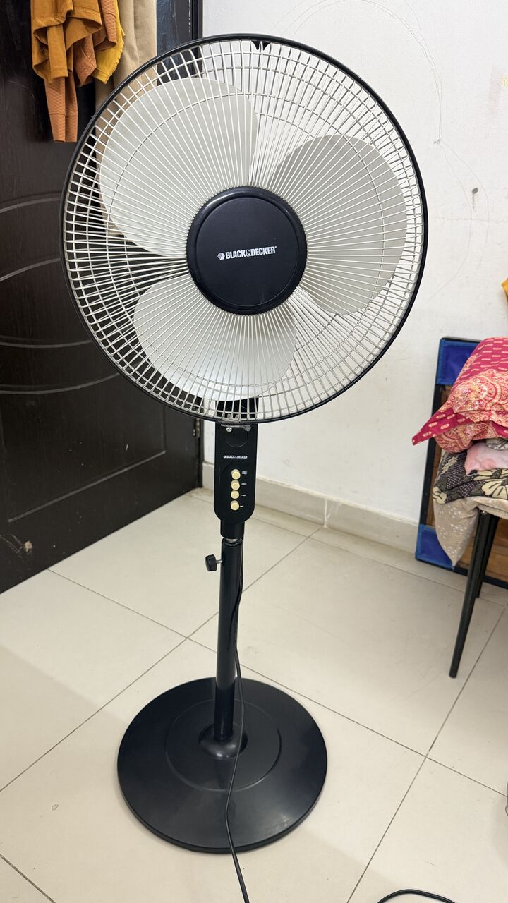 East Riffa, Air Conditioners, BHD 11,  Standing Fan