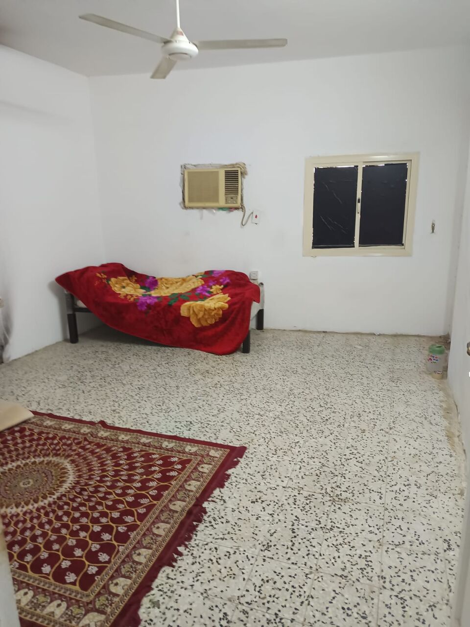 Jeddah, Rooms for Rent, SAR 650/month,  250 Sq. Meter,  Single Room For Single Person