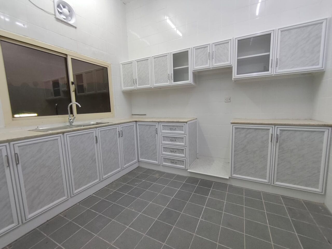 Tubli, Apartments, Flats, Houses & Villas, BHD 140/year,  2 BR,  Tubli:- 2Bhk Unfurnished Flat On Rent..