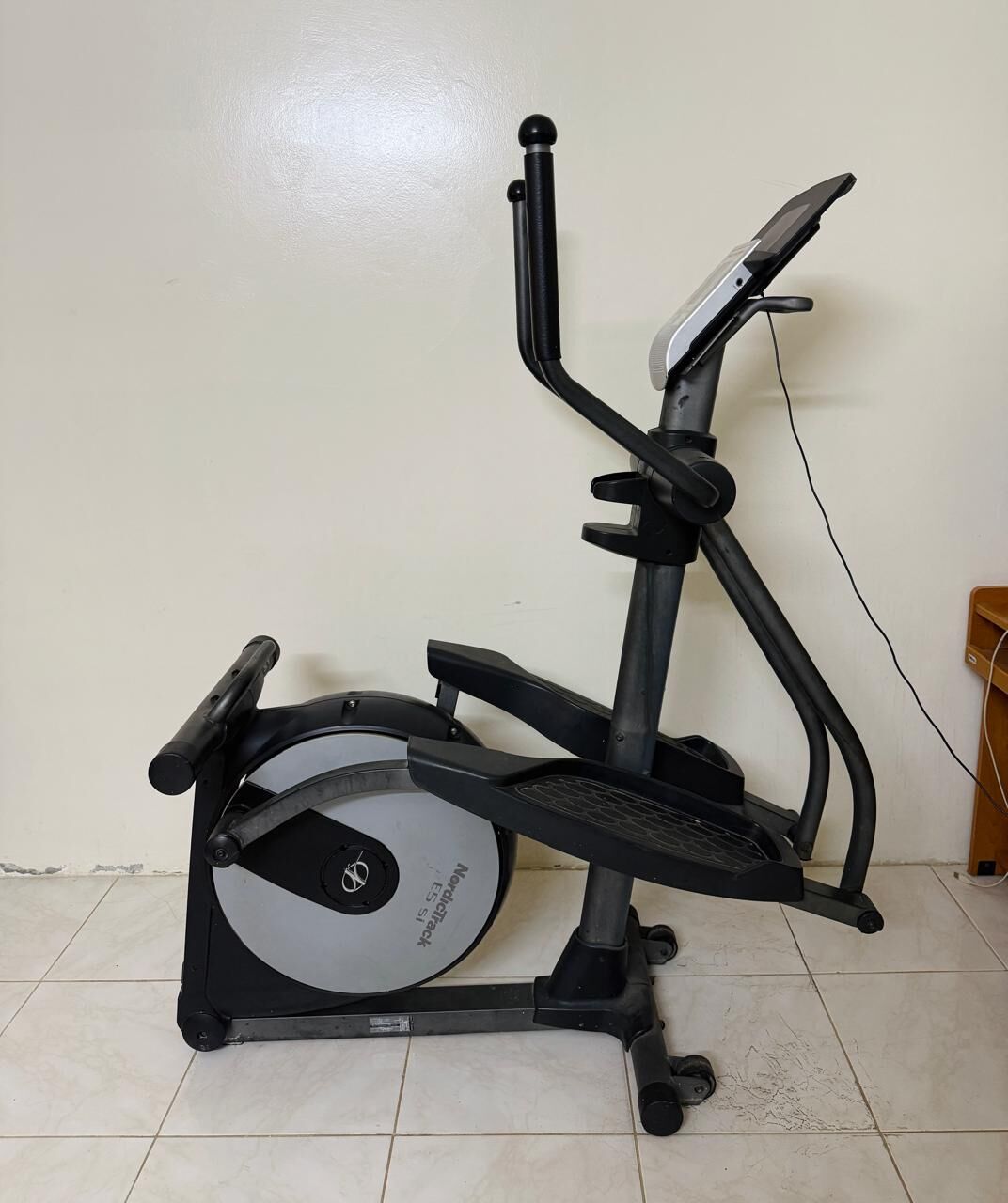 Riyadh, Appliances, SAR 600,  Gym Equipment Elliptical E5 Si