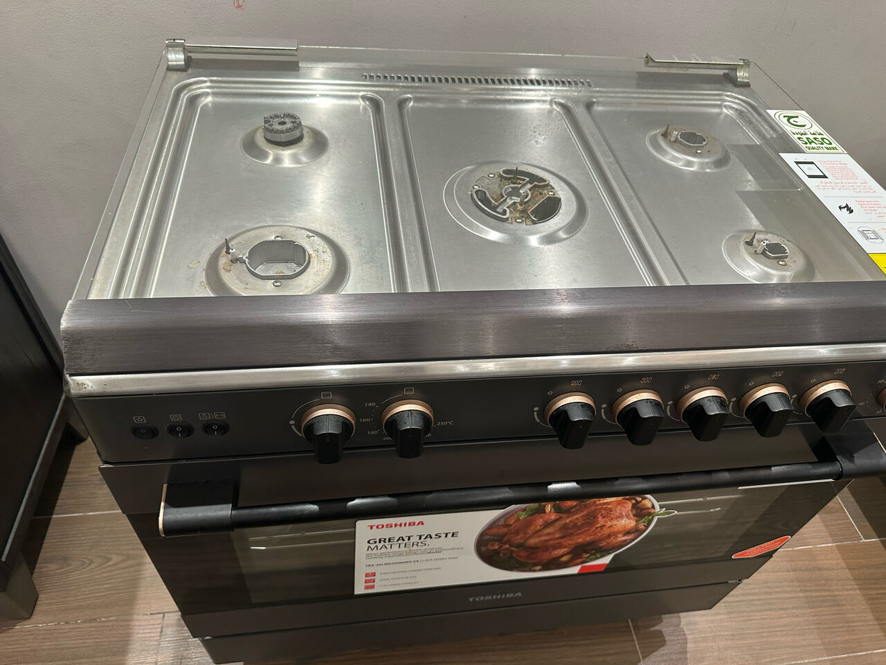 Jubail, Household Items, SAR 1500,  Toshiba 90L Electric Oven With 5-Burner Cooktop | Excellent Condition | Negotiable