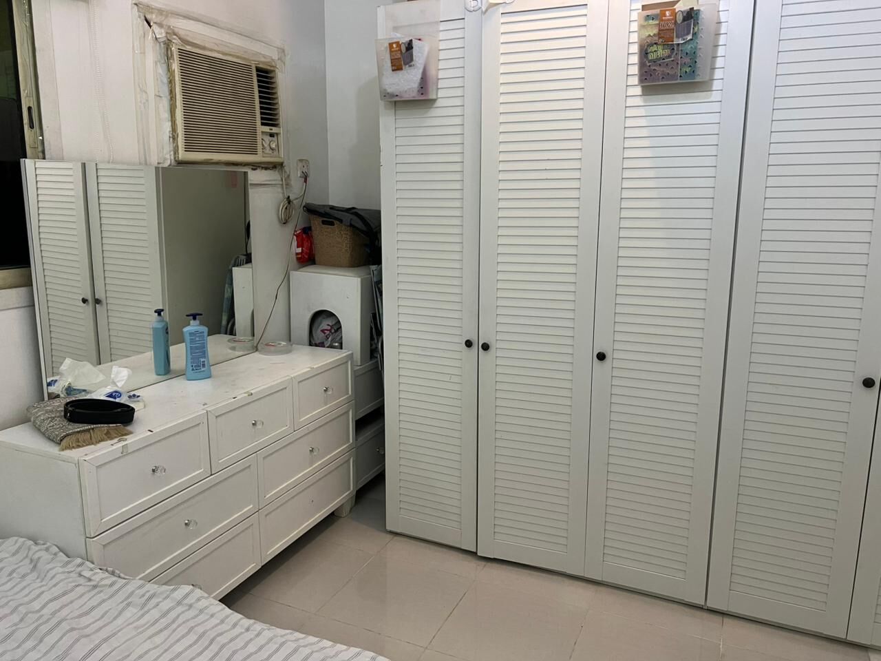 Riyadh, Furniture, SAR 1050,  White King Size Bed With Full Set (Bed, Mattress, Wardrobe, Dressing Table And Side Table)