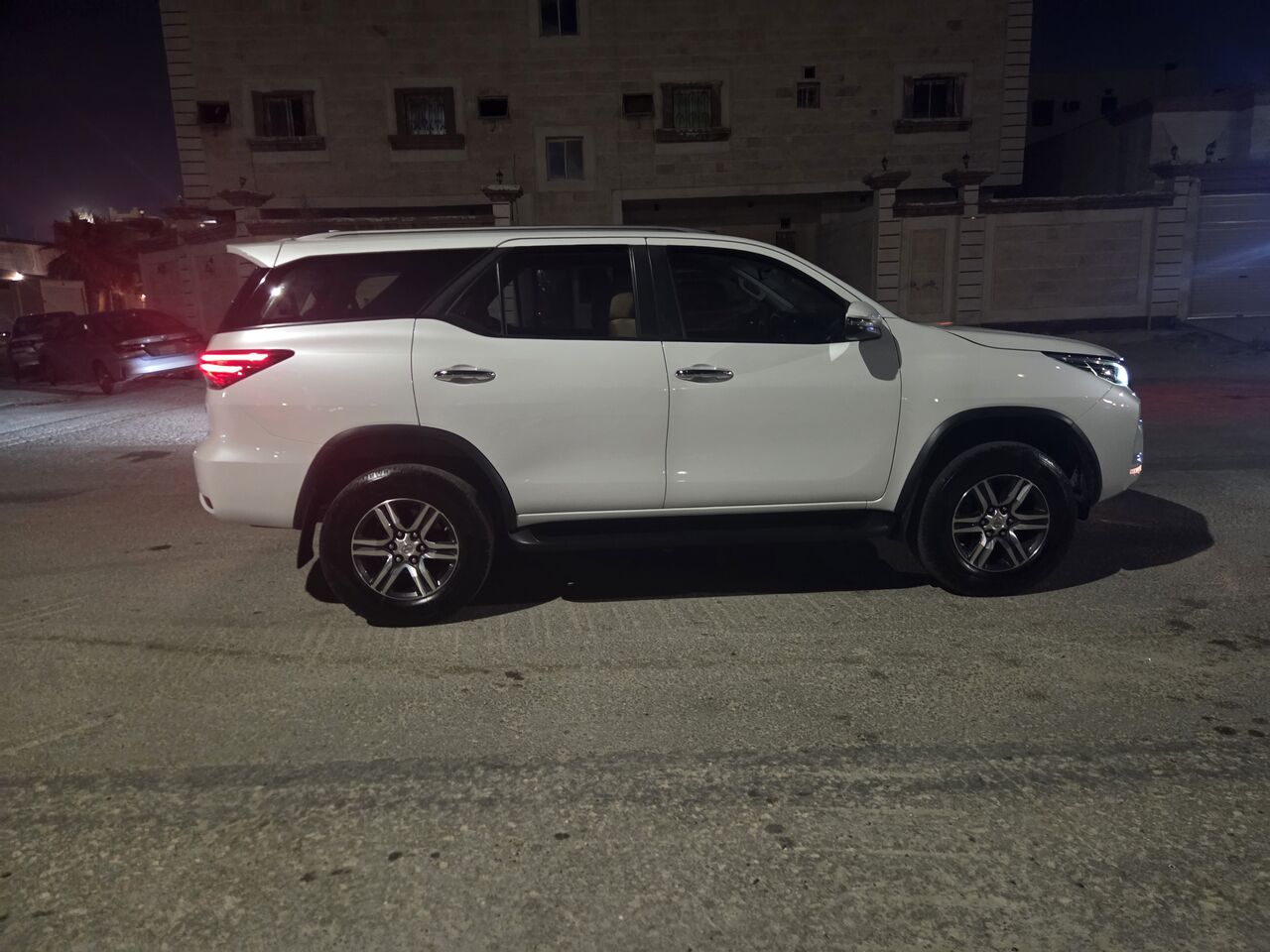 Dammam, Vehicles, Cars & Trucks , SAR 90000,  Fortuner VX1 V6 4x4 2023 Model Maintained By Authorized Service Co. Odo 73250km In Dammam,  2023,  Automatic,  73250 KM,