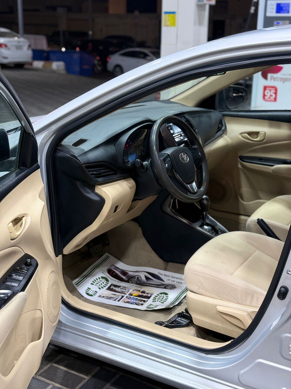 Jeddah, Vehicles, Cars & Trucks , SAR 34500,  Toyota Yaris,  2022,  Automatic,  2225000 KM,