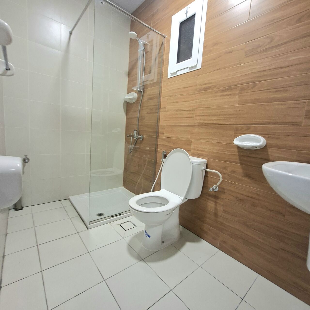Hoora, Apartments, Flats, Houses & Villas, BHD 140/month,  Furnished,  Studio,  Brand New Semi Furnished Studio With Ewa In Hoora,Split AC,Bright & Neat Flat @ 35547951