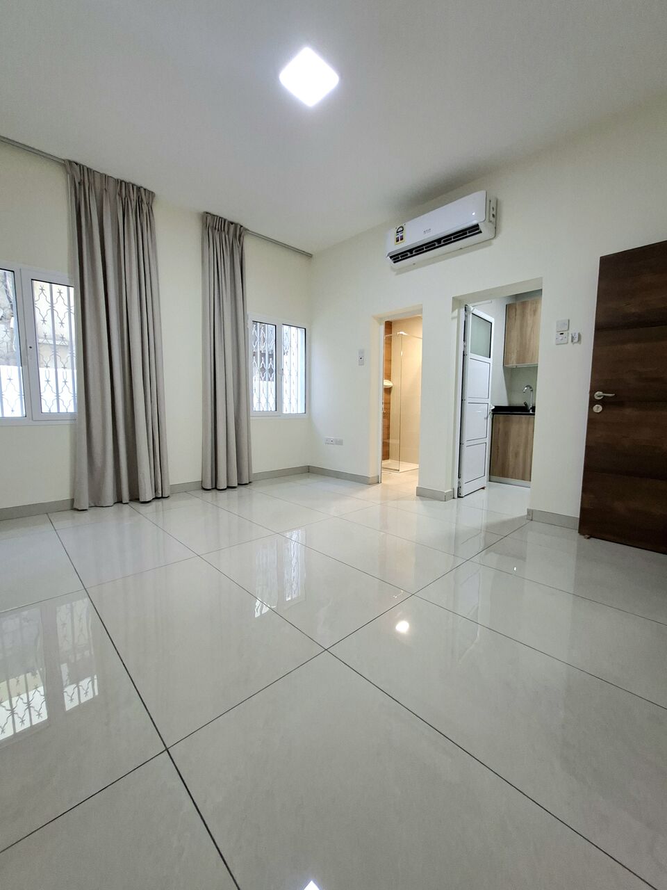 Hoora, Apartments, Flats, Houses & Villas, BHD 150/month,  Furnished,  Studio,  Brand New Semi Furnished Studio With Ewa In Hoora,Bright & Neat Flat @ 35547951