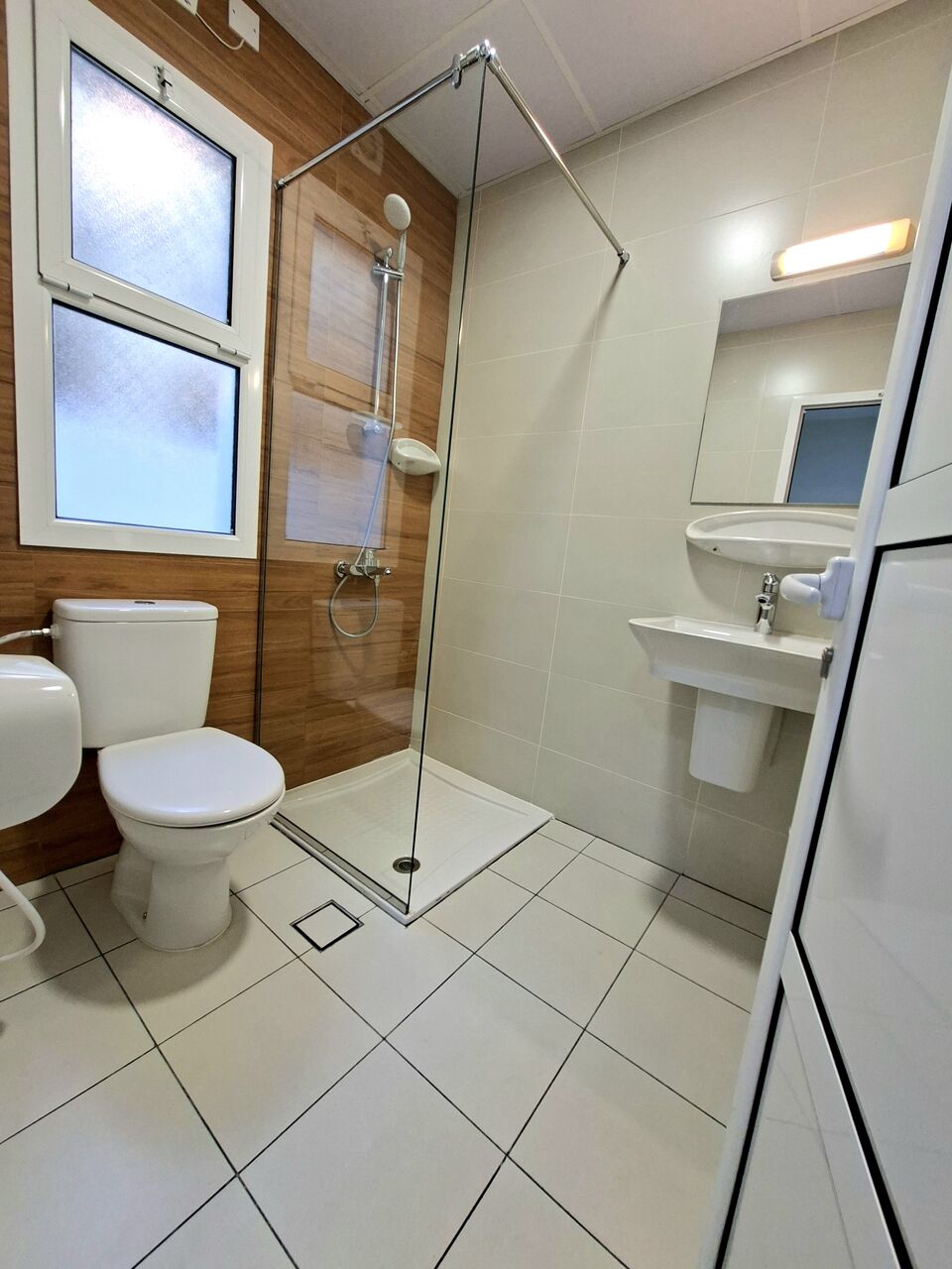 Hoora, Apartments, Flats, Houses & Villas, BHD 150/month,  Furnished,  Studio,  Brand New Semi Furnished Studio With Ewa In Hoora,Bright & Neat Flat @ 35547951