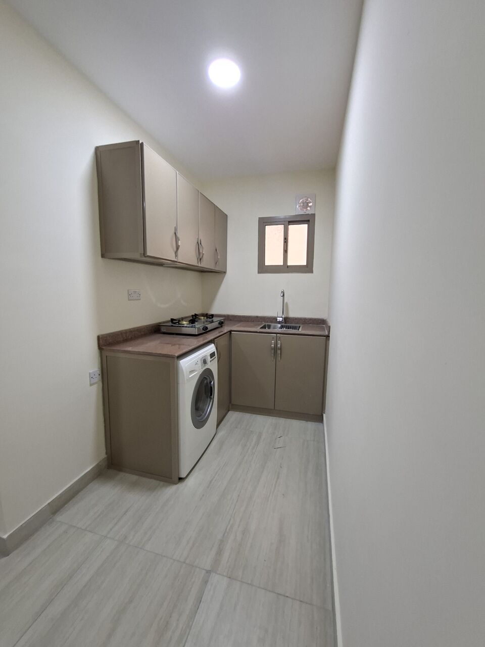 Hoora, Apartments, Flats, Houses & Villas, BHD 180/month,  Furnished,  Fully Furnished New Studio With Unlimited Ewa In Hoora,Parking,Neat & Clean Flat @35547951