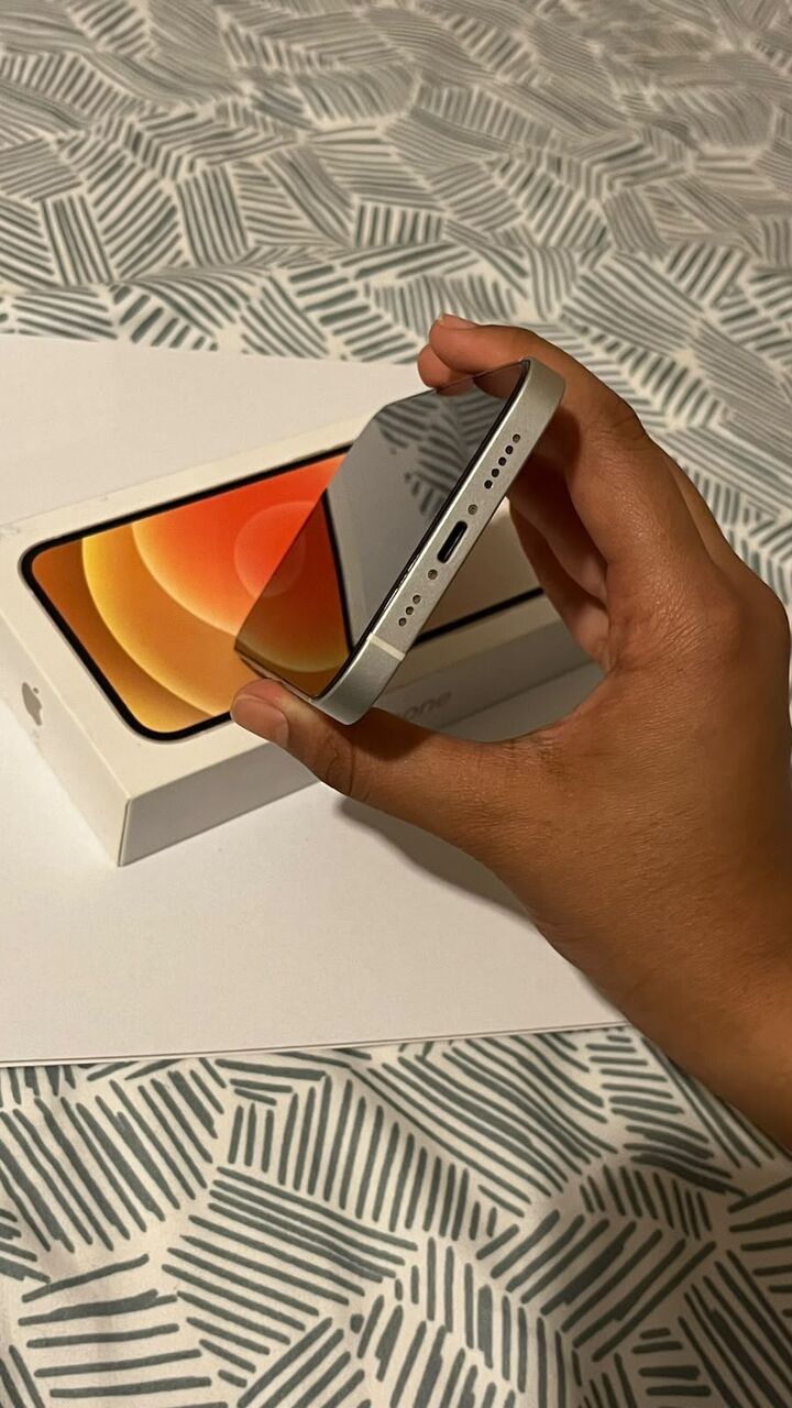 Jeddah, Mobile Phones, SAR 1400,  IPhone 12, White, 128GB