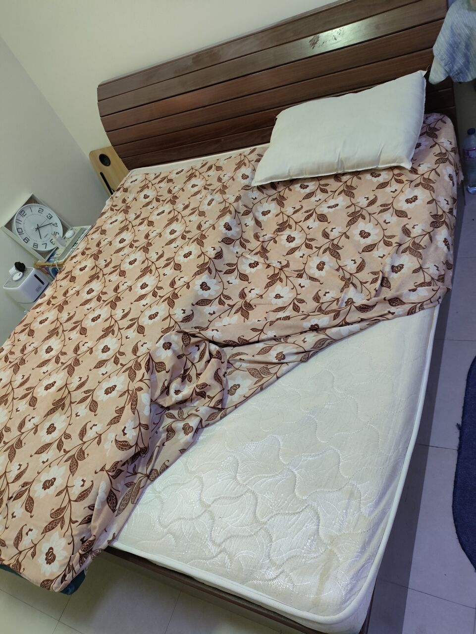 Al Wizarat, Furniture, SAR 350,  Queen Wood Bed.. FREE Mattress.