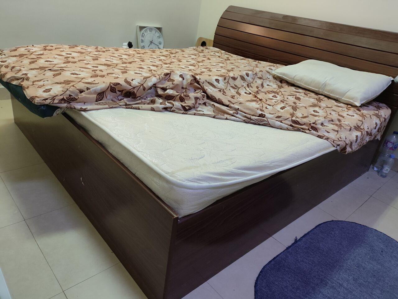 Al Wizarat, Furniture, SAR 350,  Queen Wood Bed.. FREE Mattress.