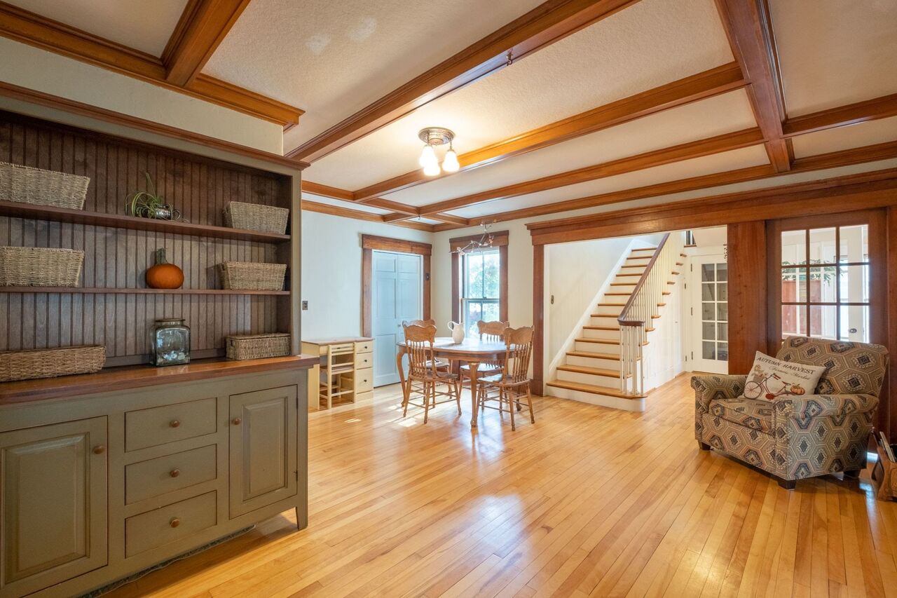 Dubai, Interior Design, Oasis Paints Truwood System - Professional Wood Stain & Clear Coats