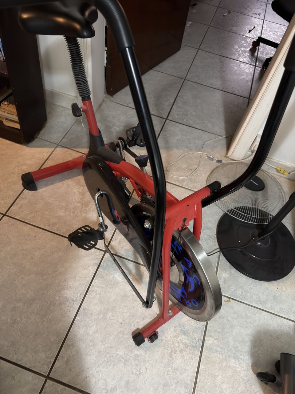 Riyadh, Furniture, SAR 700,  Multi- Purpose Abdominal Exercise Machine And Bicycle Machine For Sale 700 SAR