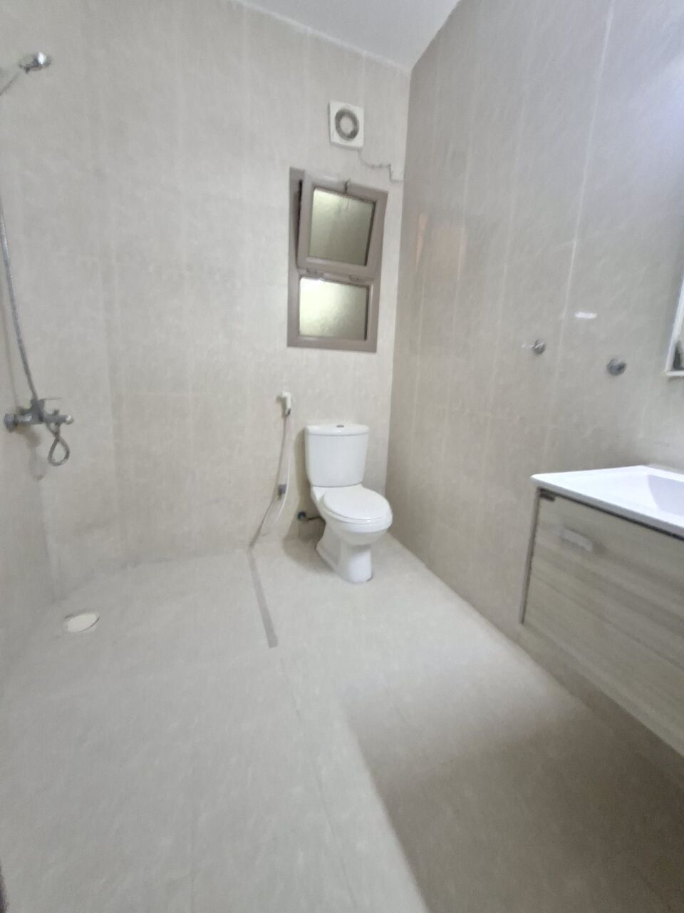 Salmaniya, Apartments, Flats, Houses & Villas, BHD 300/month,  Furnished,  2 BR,  Fully Furnished Specious 2 Bedroom Flat For Rent In Salmaniya ( Including Electricity)