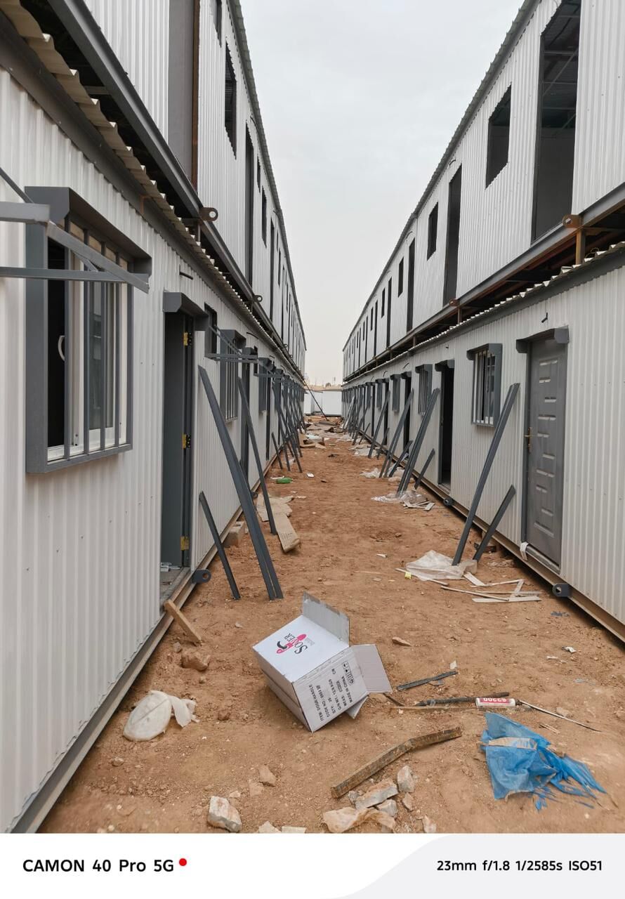 Riyadh, Construction, للحدادة و المونيم،الذجاج