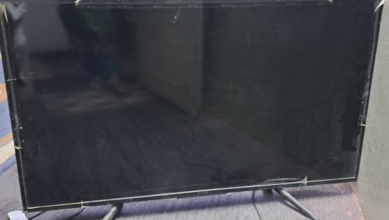 Riyadh, Electronics, SAR 500,  Sony 50" Inches Smart TV, & Sumsung 40 Inches TV