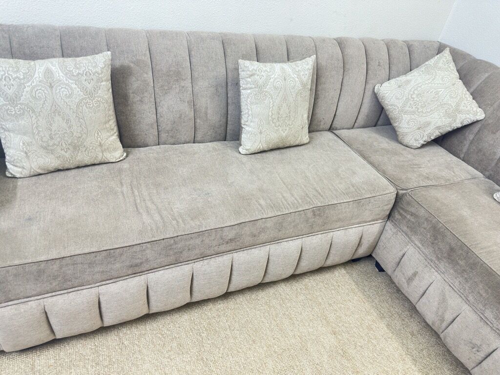 Al Malaz, Furniture, SAR 900,  L-Shape 5-Seater Sofa (Almost New)