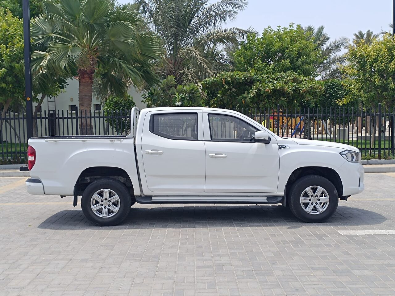 Muharraq, Vehicles, Cars & Trucks , BHD 2200,  Maxus T60,  2018,  Manual,  200000 KM,  Double Cabine Pickup