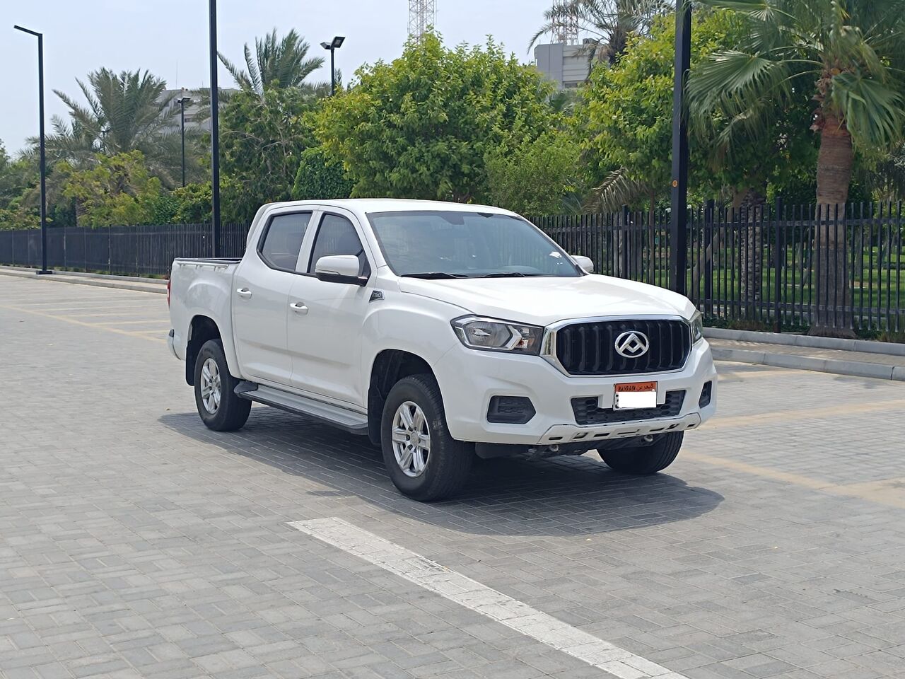Muharraq, Vehicles, Cars & Trucks , BHD 2200,  Maxus T60,  2018,  Manual,  200000 KM,  Double Cabine Pickup