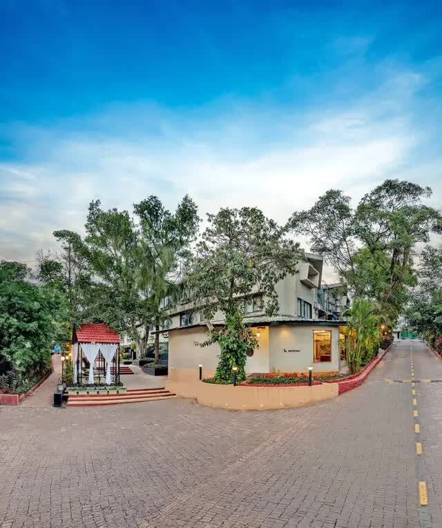 Mumbai, Business, Saj Hotels & Resorts