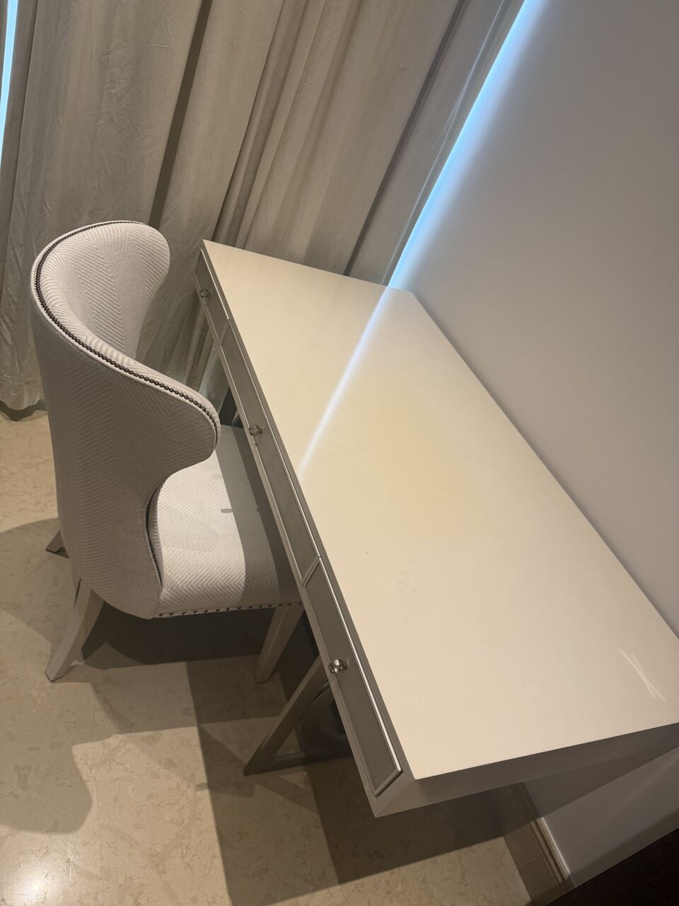 Abu Dhabi, Furniture, AED 7000,  Salon Alabaster Bernhardt Salon Desk. Original Price: $3,160
