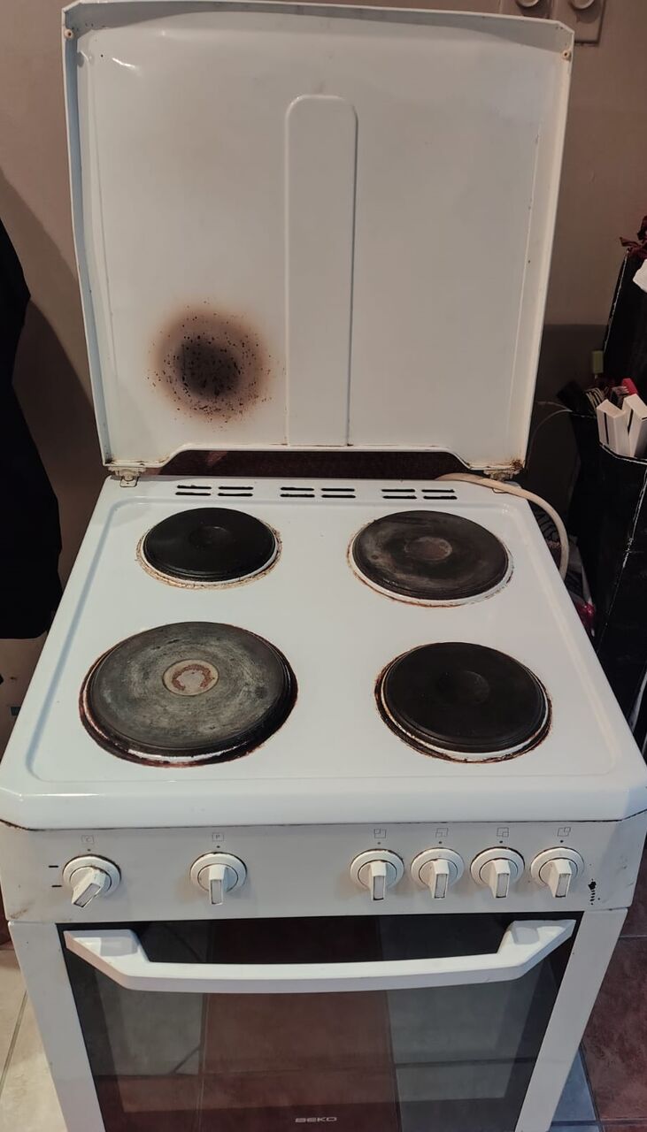 Al Khobar Al Shamalia, Appliances, SAR 375,  Beko Electric Stove And Classpro Upright Steam Iron